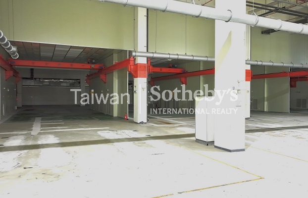 台中2萬坪丁工挑高10米近萬坪大廠現場實景